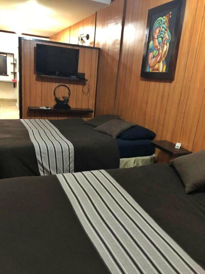 La Zona Hostel Сан Салвадор Екстериор снимка